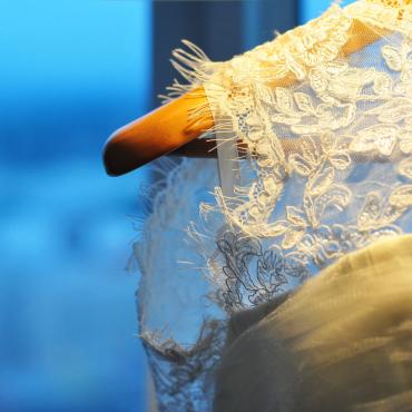 Basiswissen Teil 5 - Welche Arten von Verzierungen gibt es für Brautkleider? Basiswissen Teil 5 - Welche Arten von Verzierungen gibt es für Brautkleider?