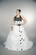 Brautkleid TW0171B - Übergröße Plus XXL Große Größe schwarz weiß Neckholder 1