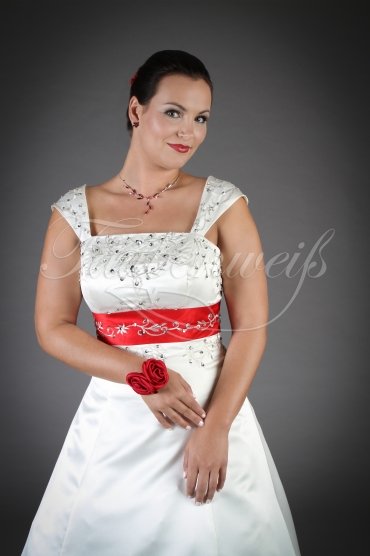 Brautkleid TW0077B - A-Linie rote Stickerei Satin Märchen Schleppe Schnürung 2
